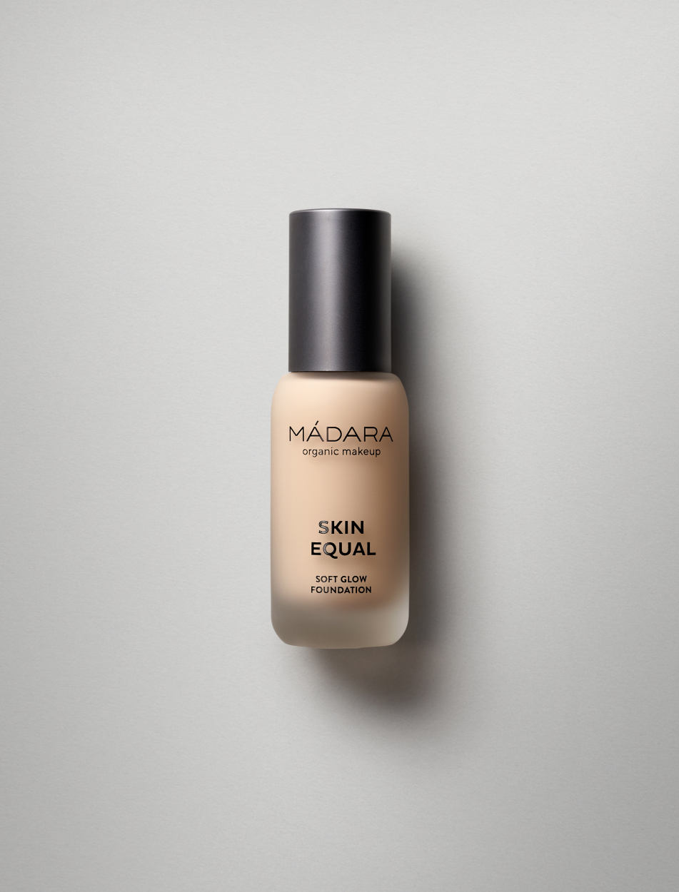 Skin Equal Soft Glow Foundation SPF15: IVORY 20